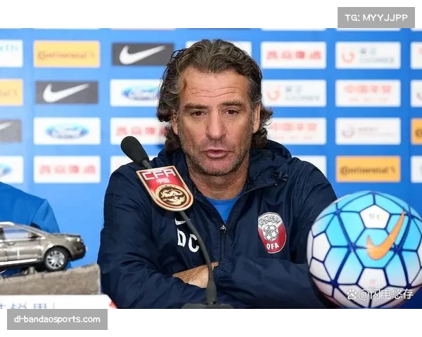 法布雷加斯执教科莫 将英超进攻理念融入意甲